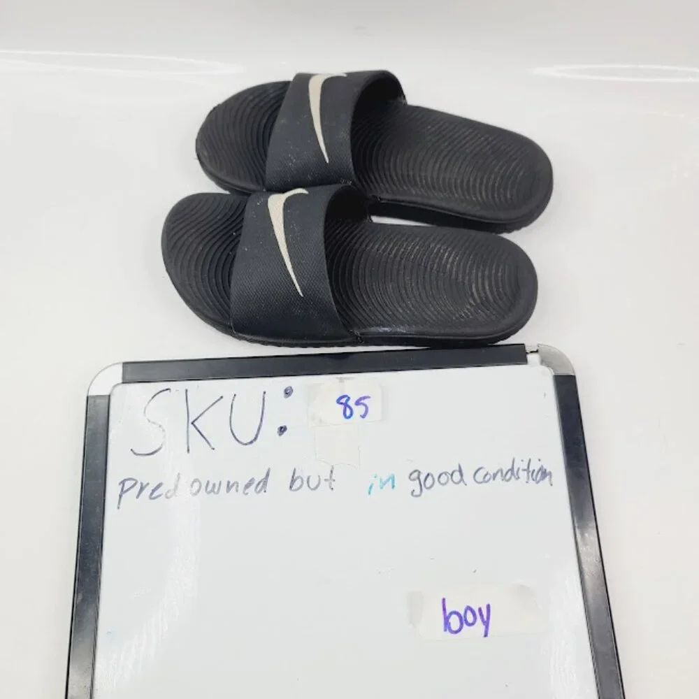 Nike Boy's Black Kawa 819352-001‎ Outdoor Casual Slip-On Slide Sandal Size 2